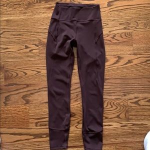 Lululemon In Movement 7/8 Tight Size 4 rich brown